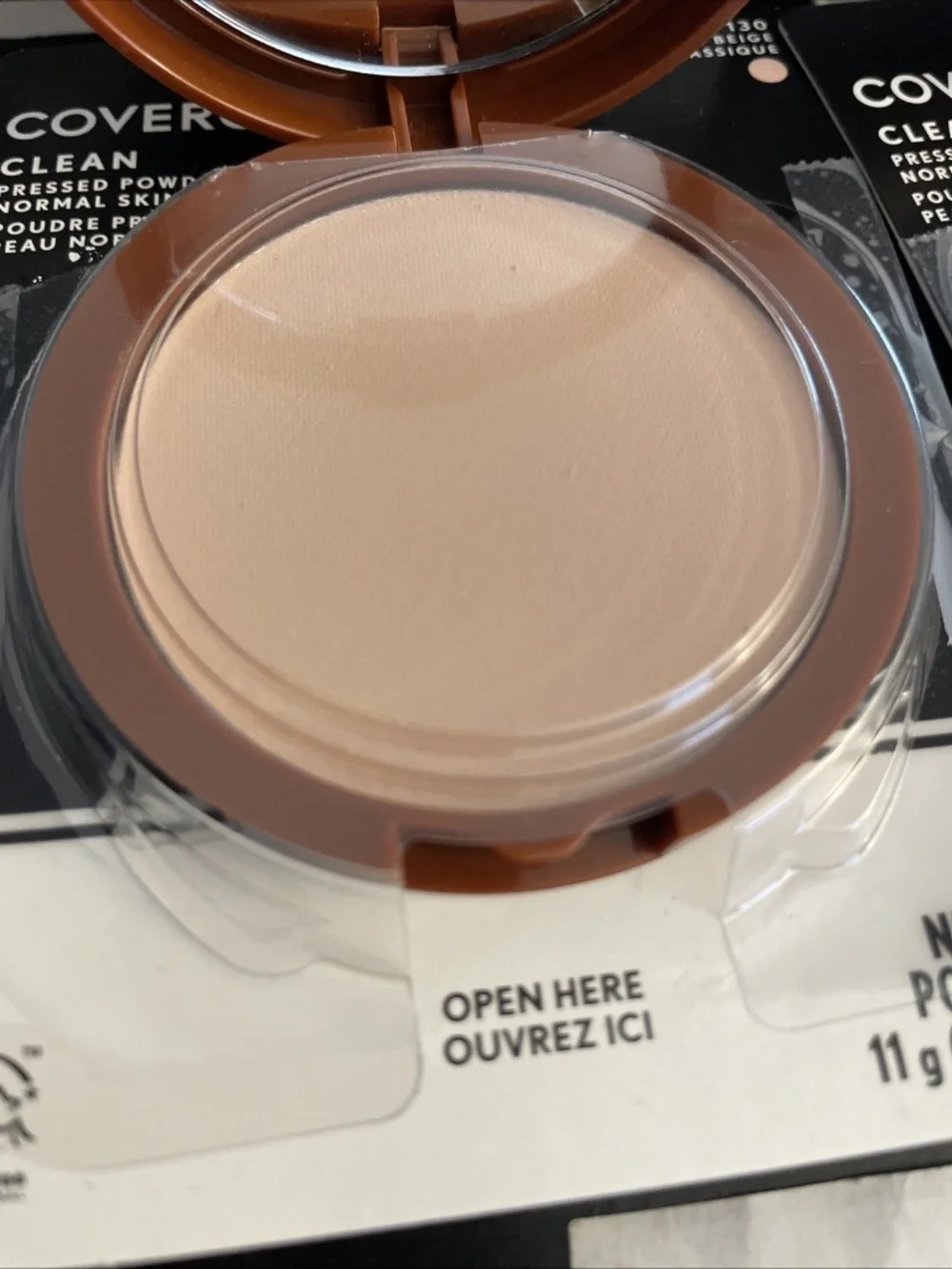 Covergirl Clean Pressed Powder 130 Classic Beige, Original Talc x4